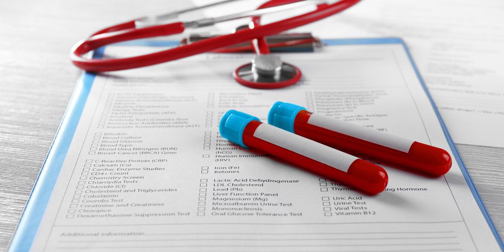 poies aimatologikes eksetaseis apaitoyntai kai krinontai aparaitites prin ksekiniso ena programma diatrofis i