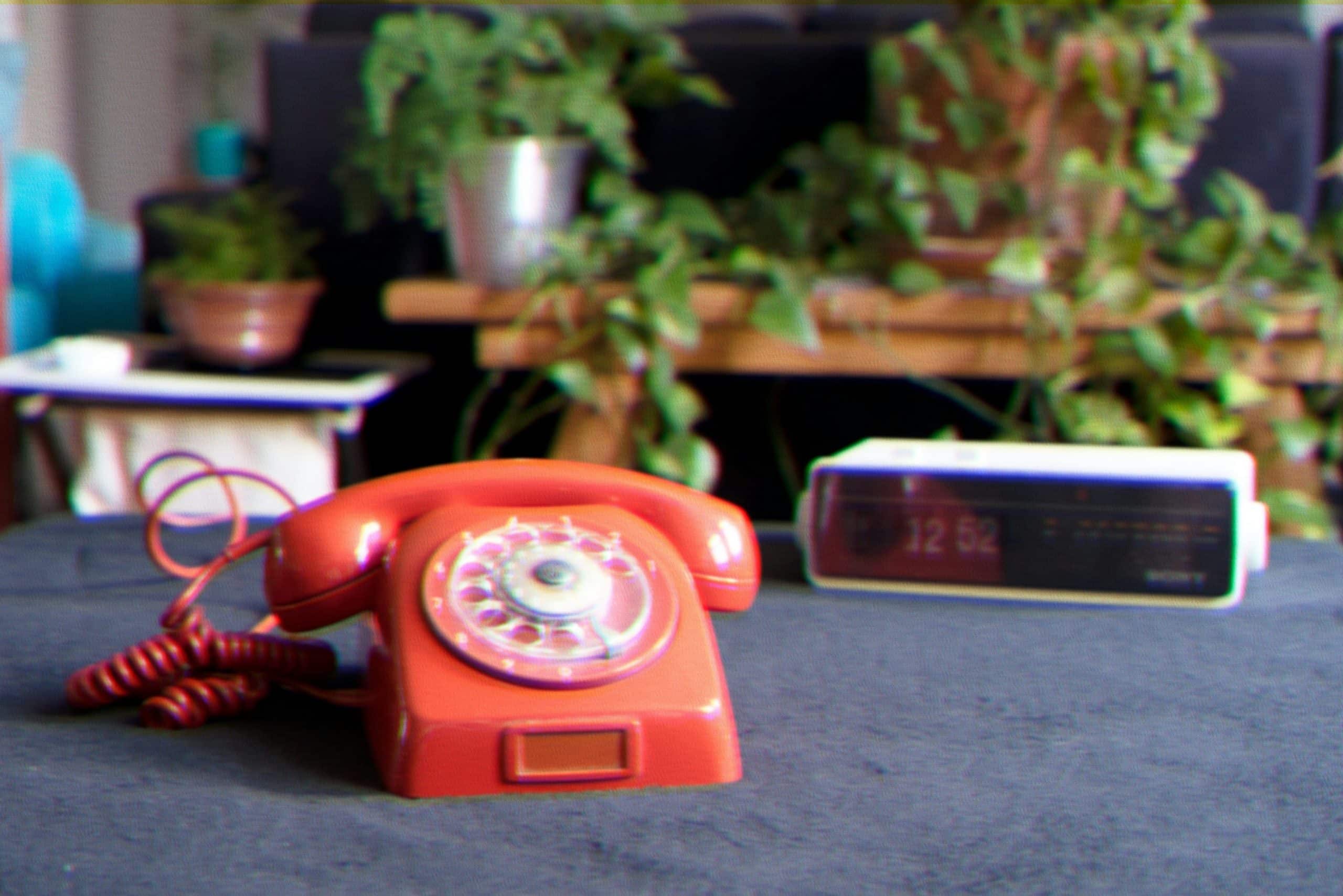 retro phone scaled 1