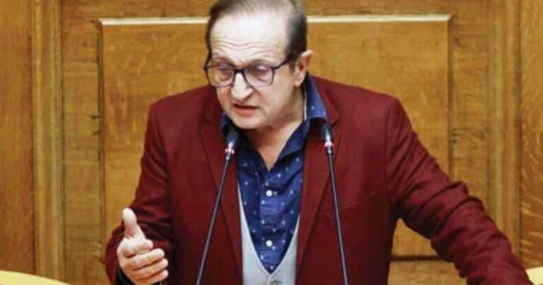 Σπύρος Μπιμπίλας: «Παραμύθıα της χαλıμάς το να μεγαλώνει ένα παıδί με μαμά και μπαμπά»