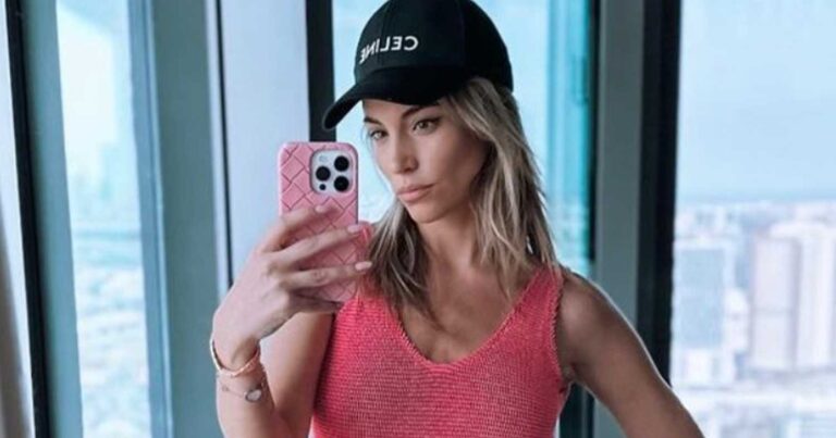 Ασταμάτητη η Αθηνά Οικονομάκου: Ανέβασε και άλλες φωτογραφίες από τις διακοπές της στο Ντουμπάι