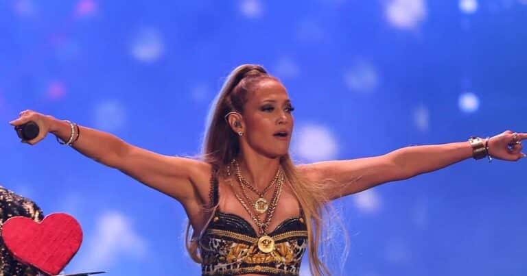 Απογοητεuμένοι οι ΛΟΑΤΚΙ+ θαuμαστές της Τζένιφερ Λόπεζ – Πήρε πέντε εκατ. δολάpια για εμφάνιση στο Ντουμπάι