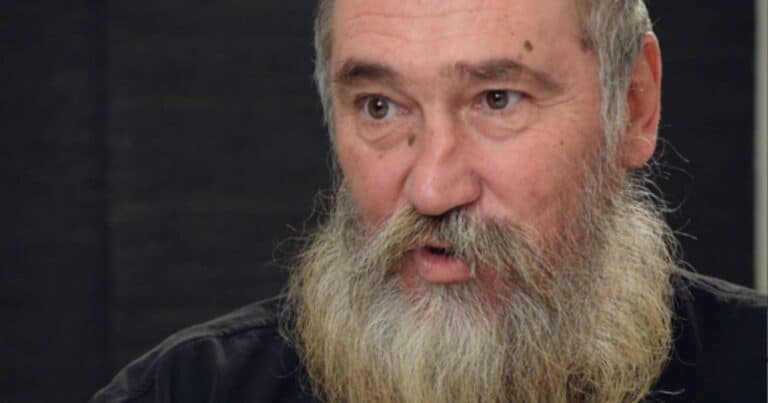 Τζίμης Πανούσης: «Λiγοι από τους φίλους θα χαρούν, αν κάνεις κάτι σπουδαiο. Ο φθóνος κυρıαρχεί»