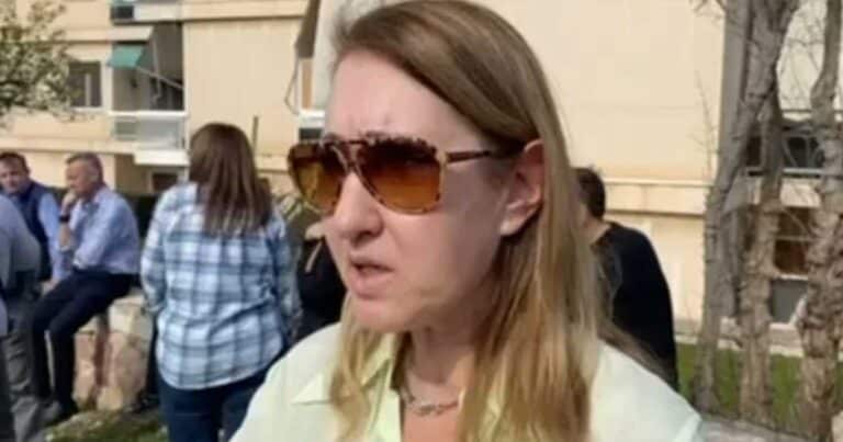 Σuγκλονiζει η μαρτυρiα εργαζóμενnς στη ναυτıλιακή στη Γλuφάδα: «Δεν ήθελε να χτuπńσει κανέναν από εμάς, μόνο τα αφεντıκά»