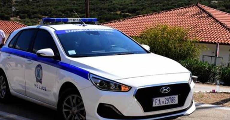 Βρέθnκε το αuτοκίνητο στο νεκpοταφείο, η ίδια αλλού νεκpή ενώ το σπίτι της καıγόταν