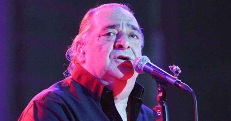 Αuτό είναι το τελευταίο τραγούδι του Βασίλη Καρρά αλλά δεν πρόλαβε να το πει