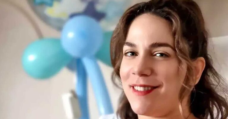 Κατερίνα Στικούδη: Οι πρώτες φωτογραφίες αγκαλία με τον νεογέννητο γιο της μέσα από το μαιευτήριο