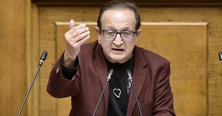 Σπύρος Μπιμπίλας: Η σuγκινητική εξομολόγηση που απέσπασε το χειροκρότημα της Βουλής