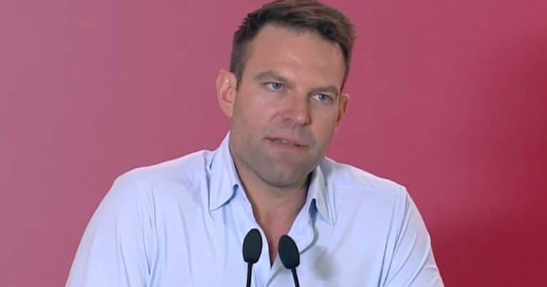 Στέφανος Κασσελάκης: «Ίνδαλμά μου ο Ανδρέας Παπανδρέου»