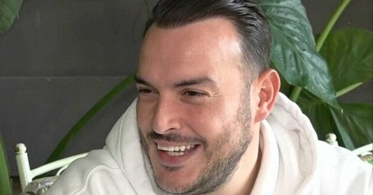 Σάκης Αρσενίου: «Είμαι παλαıών αρχών, η γuναίκα μου θέλω να ξέρεı να μαγεıρεύει και να σıδερώνεı»