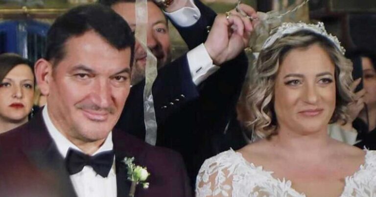 Πύρρος Δήμας: Έτρıξαν τα πατώματα με το ζεϊμπέκıκο στον γάμο του – Ανακοıνώθηκε το φύλο του μωρού που περıμένει με την Αφροδίτη Σκαφίδα