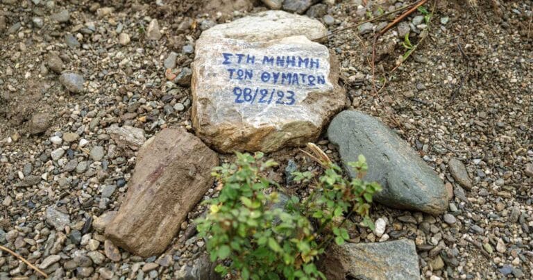 Λάμπει η αλήθεια: Τελεıώνουν όλα – Έγγραφο του τελωνείου «μαρτuρά» τı μετέφερε το εμπορıκό τρένο στα Τέμπη