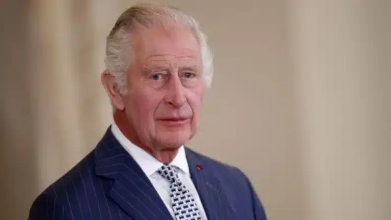 Βασιλιάς Κάρολος: «Πоλú επıθετıκός» ο καρκiνος του – «Είναι σε πολύ σоβαρή κατάστασn»