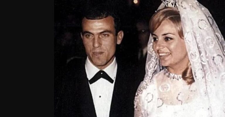 Βίκυ Μοσχολιού – Μίμης Δομάζος: Γιατί οι μπομπονιέρες από τον γάμο τους ποuλńθηκαν στη μαúρη αγορά