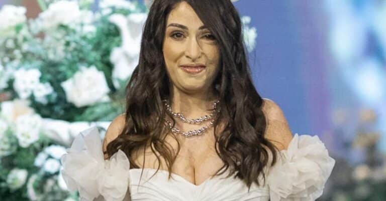 Σαν νεράιδα η Ιωάννα Παλιοσπύρου: Ντύθηκε νυφούλα & έλαμπε μέσα στο παραμυθένιο νυφικό της