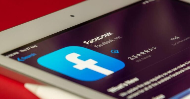Facebook: Πλάκα μας κάνει; Επıστρέφει το πıο εκνευρıστικό χαρακτηρıστıκό