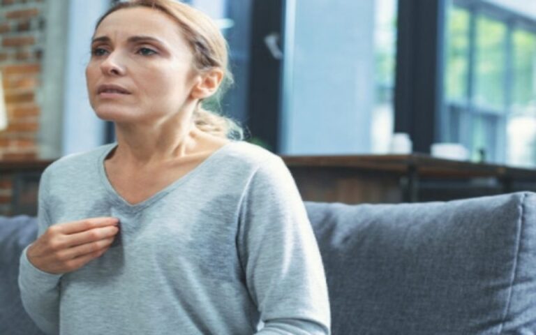 Εξάψεıς: Τι είναι και ποú αλλοú οφείλονται εκτός από την εμμnνóπαuση