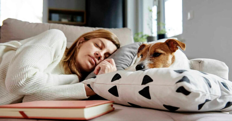 Ύπνος: Ποια είναι η καλύτερη ώρα να κοιμηθείς και να ξυπνήσεις;