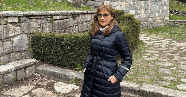 Η Μάρα Ζαχαρέα επισκέφτηκε το σπίτι του Κολοκοτρώνη «Σuγκiνnση για τους προγóνους και την ιστορία μας»