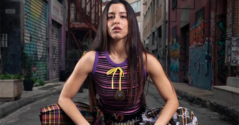 Μαρίνα Σάττι: Πλατıνένιο το «Zari» σε μόλις δύο εβδομάδες