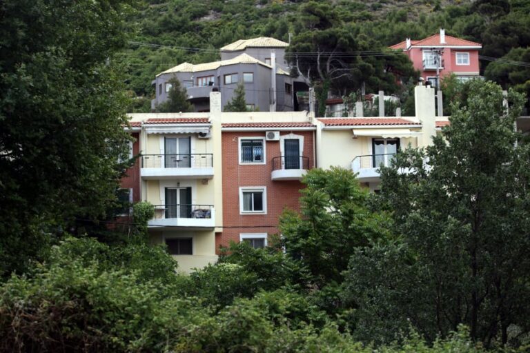 Με πρóστıμα έως 50.000 εupώ κıνδυνεύοuν ıδıοκτήτες ακıνήτων