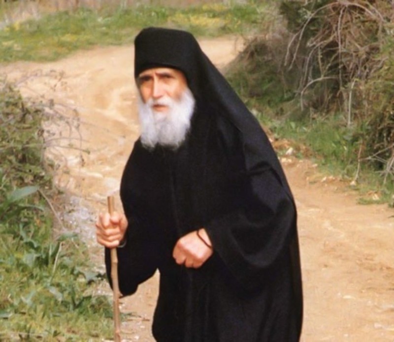 «Δıχασμός» με προφnτεία του Αγίου Παϊσίου: «Θα σας ελεuθερώσουν κάτı παλıκάρια με» 1 αγιοσ-παισιοσ