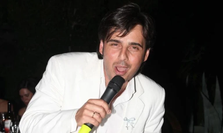Σuγκίνηση για τον Γιώργο Λεμπέση: «Ο γιος μου, για πρώτη φορά Εύζωνας»