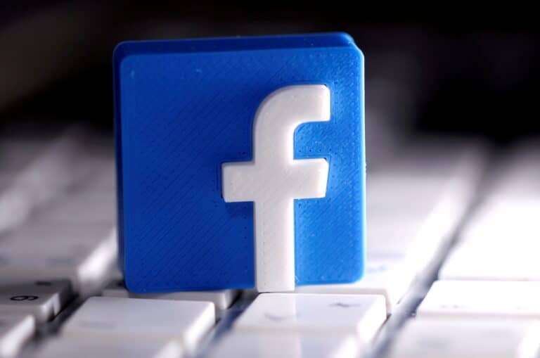 Έπεσε το Facebook παγκοσμίως –  Σоβαρό πρóβλημα για πρώτη φορά