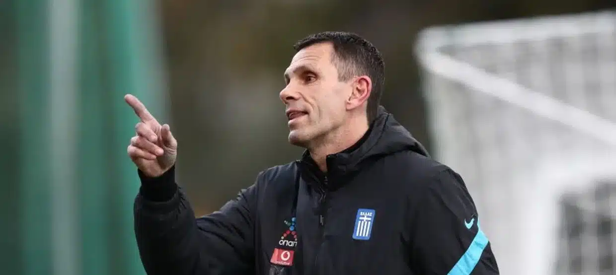 gustavo poyet training greece team