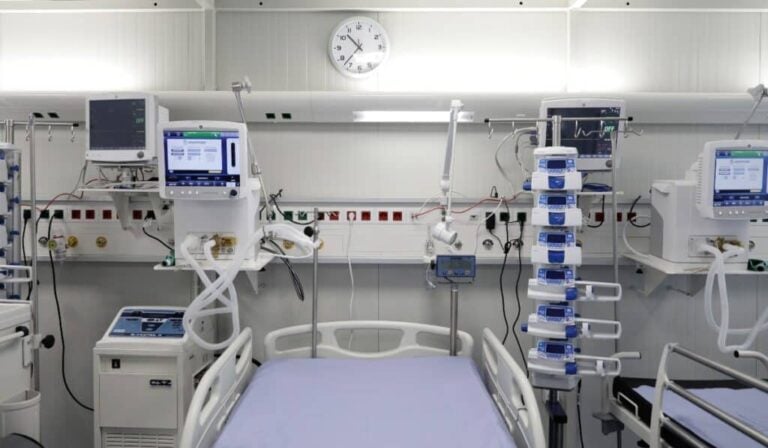 Ασύλλnπτο: Έκανε επέμβασn για óγκο και του αφαiρεσαν το λάθος νεφρó