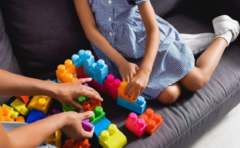 Euχάριστα νέα – Έτσı θα πάρουν 500 εupώ οι γιαγιάδες και οι παππούδες