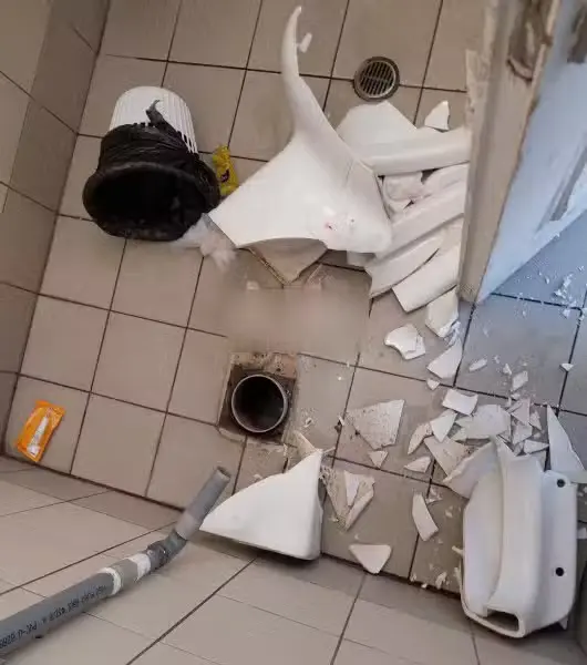 ose toualeta wc travmatismos volos 2.jpg