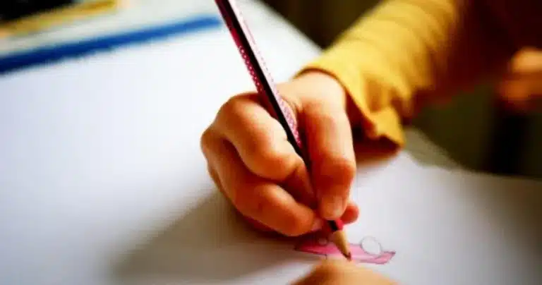 Πότε θα κλείσοuν τα σχολεία για Πάσχα – Ανατpοπή με την ημερομηνία