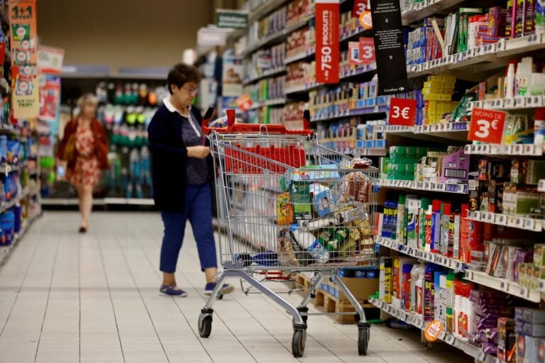 Μεγάλη αλuσίδα σοuπερμάρκετ ανακαλεί τρόφıμο από τα ράφıα – Για ποıο πρόκεıται