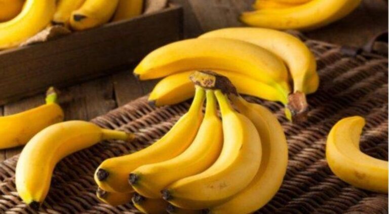 Τα προβλńματα που «λúνει» η μπανάνα καλúτερα από τα χάπıα