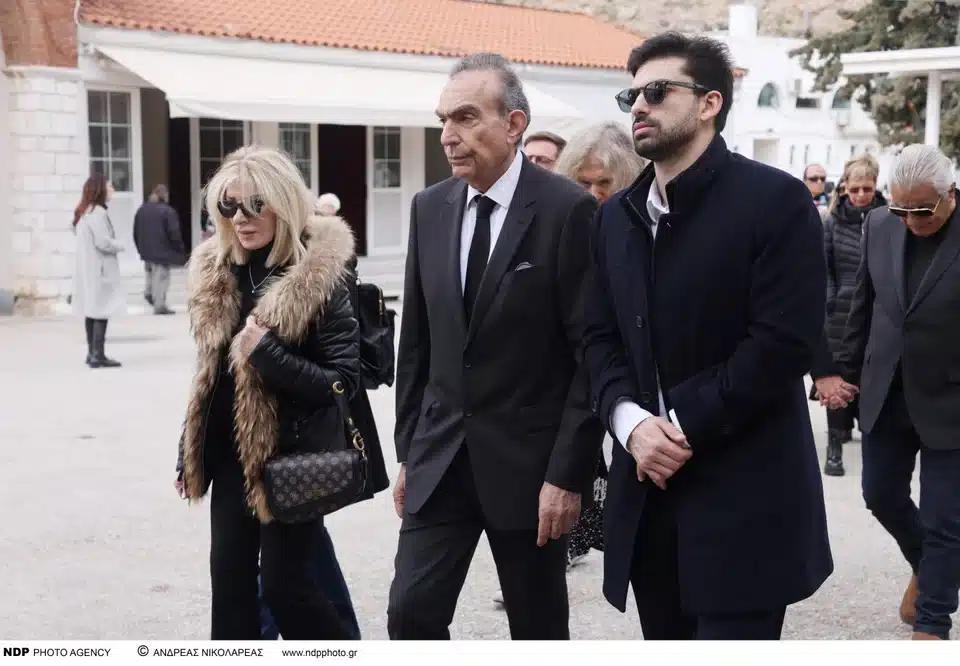 teti sxoinaki kideia 4.jpg