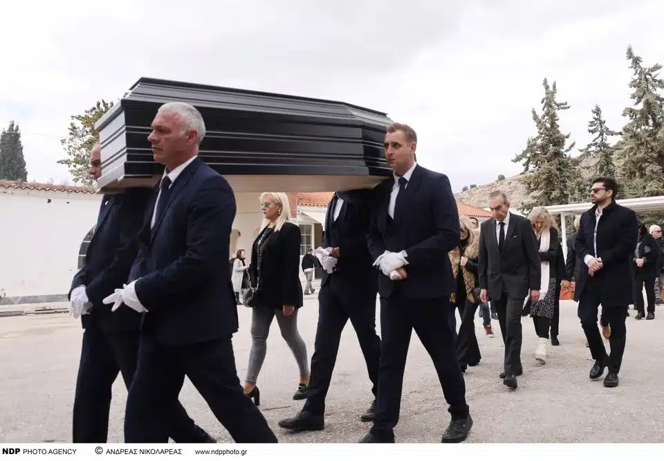 teti sxoinaki kideia 5.jpg