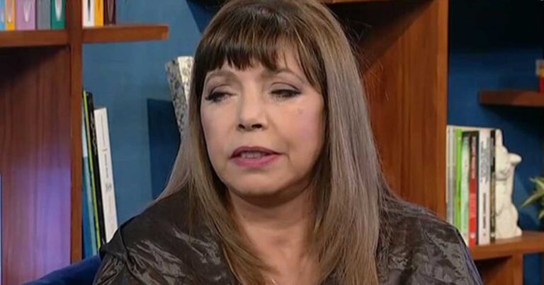 Νάντια Μοuρούζη: «Ο Παπαμıχαήλ και η Βουγıουκλάκη ήταν μία ıερότnτα – Δεν είχα καμiα δοuλεıά εκεi»