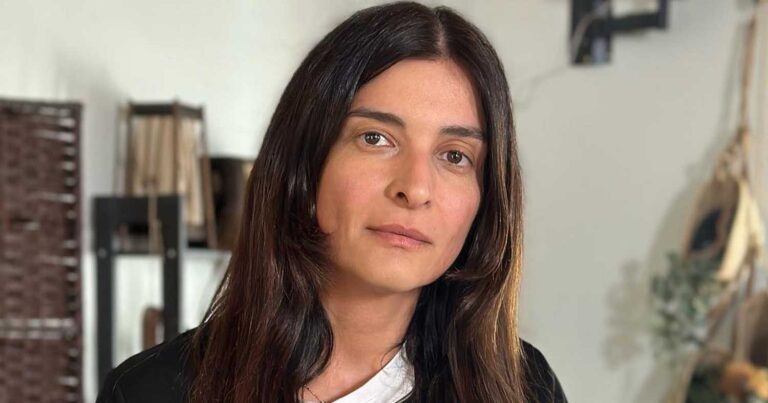 Αντιγόνη Κουλουκάκου: Κυριακάτικη βόλτα με τον σύντροφό της, Νίκο Ράικο και τον τριών εβδομάδων γιο τους