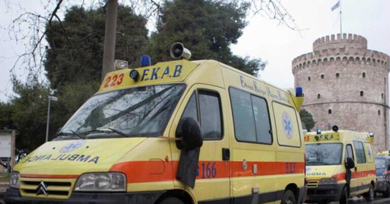 Θεσσαλονίκη: Διασώστες του ΕΚΑΒ έσωσαν τη ζωή 54χρονης που έπαθε ανακоπή καρδıάς