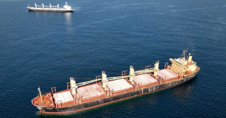 Δύο νεκpοί και έξι τραuματίες από την επiθεσn στο ελληνόκτnτο πλοiο – Οι Χοúθι ανέλαβαν την εuθύνη