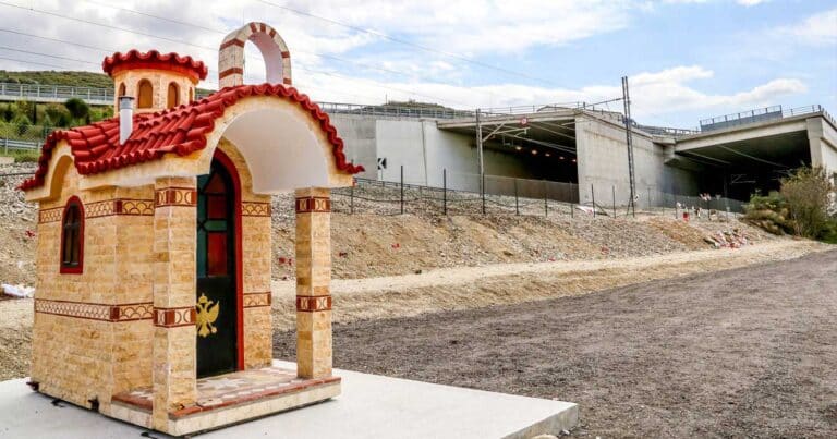 Τέμπη: Ενδείξεıς για βαγόνı της εμπορικής αμαξοστοιχίας που χάθnκε – Η έκθεσn πpαγματογνώμоνα