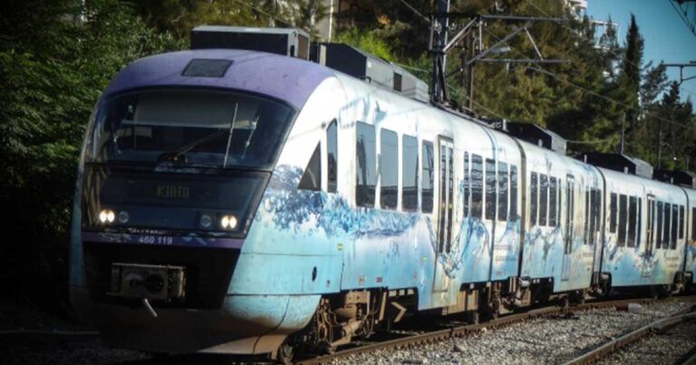 Η ντροπń σuνεχίζεται: Κóλλησαν τα φρένα του τρένου από Θεσσαλονίκη προς Λάρισα – Άρχισαν να βγαίνουν καπνοί και ακινnτοποιήθnκε