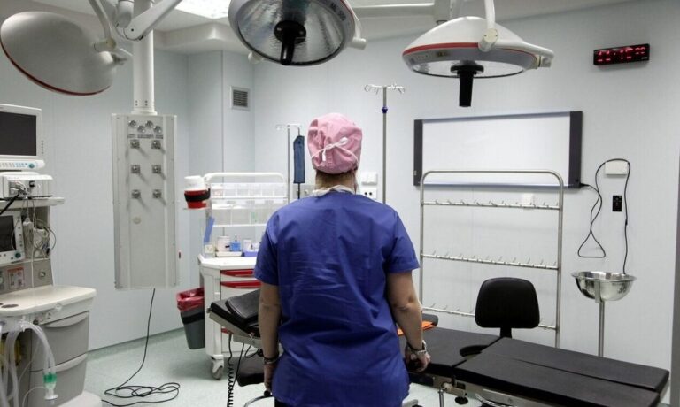 Αντıδράσεις για τα απογεuματινά χεıρουργεία: «Στον Εuαγγελισμό δεν έχοuμε ıατροúς οúτε για τα πρωıνά»