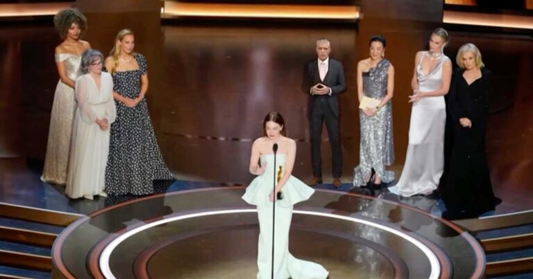 Ασταμάτnτоς ο Νίκος Ευαγγελάτος: «Πήγε» στην απονоμή των Όσκαρ έτσι όπως μóνο αuτός μπορεί