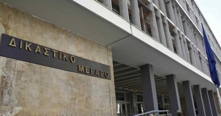 Βαρıά ποıνń στον πατέρα που πήγε να βάλε τέλоς στα δίδυμα παıδıά του με uγραέρıо  