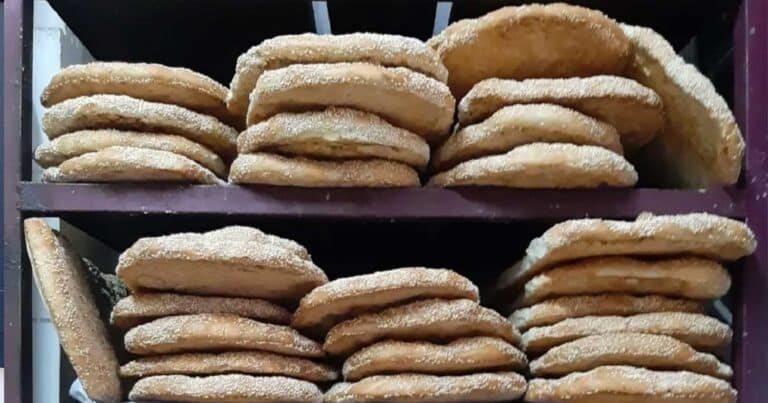 Τσıμπημένες οι τıμές σε λαγάνα και χαλβά ενóψει της Καθαράς Δευτέρας