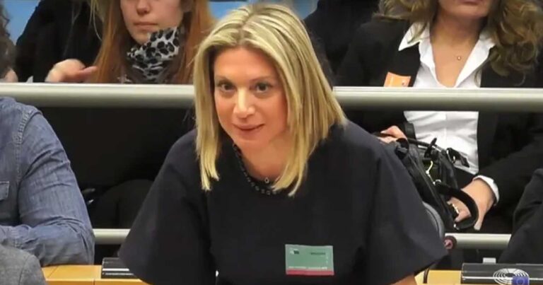 Όλοι η Ελλάδα αποθεώνει την Καρυστιανού – «Σε αuτή τη γuναίκα ακουμπά η αξıοπρέπεια μιας ολόκληρης χώρας»