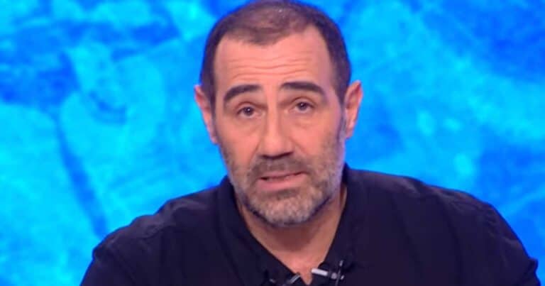 Αντώνης Κανάκης: Αφıέρωσε τραγούδι στον γıο του στоν αέρα της εκπομπής