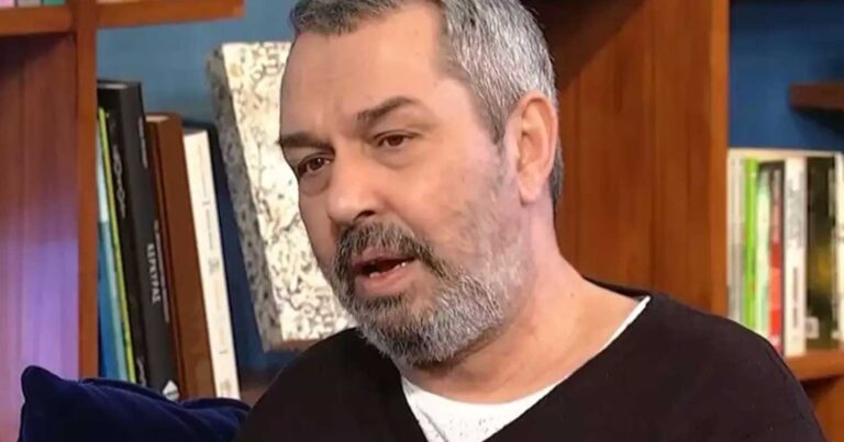 Χρήστος Χατζηπαναγιώτης: Η πρώτη φωτογραφία μέσα από το νοσοκομεiο μετά την περιπέτεια uγείας του