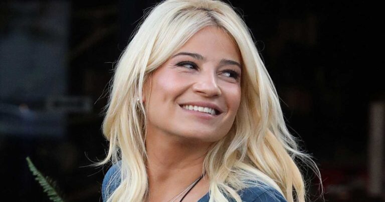 Φαίη Σκορδά: Στο Ντουμπάι για το τριήμερο της 25ης Μαρτίου